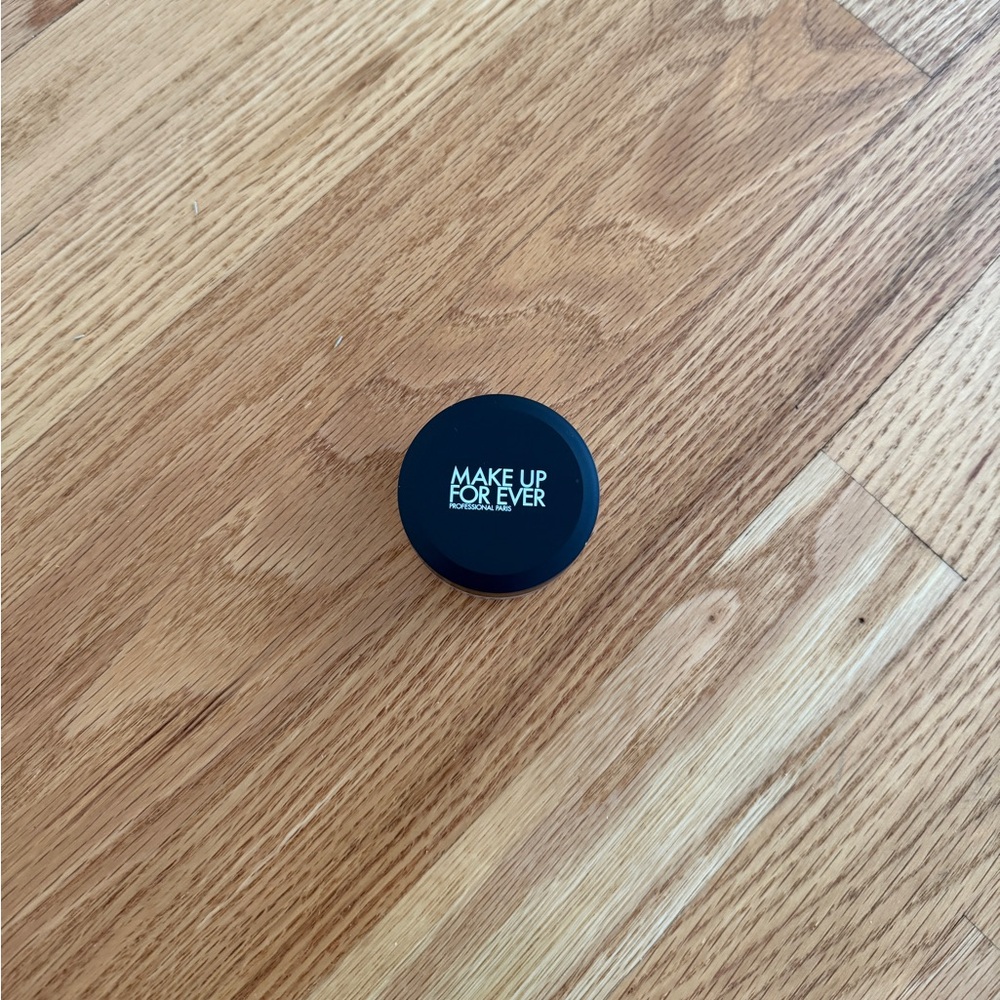 MAKE UP FOR EVER
HD Skin Blurring & Perfecting Loose Setting Powder
